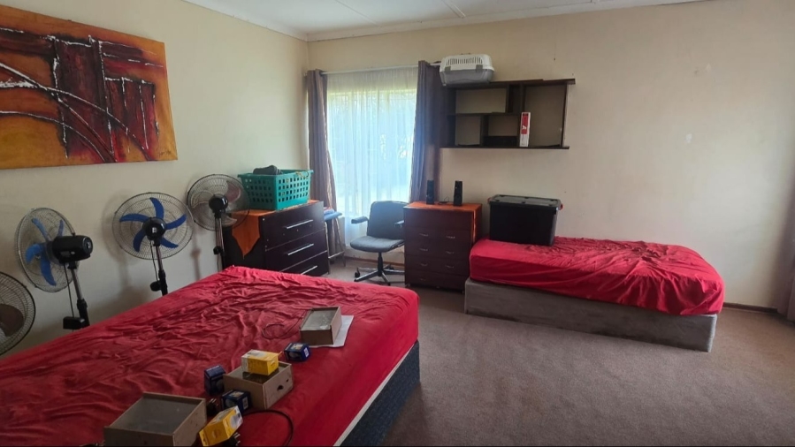 4 Bedroom Property for Sale in Koffiefontein Free State